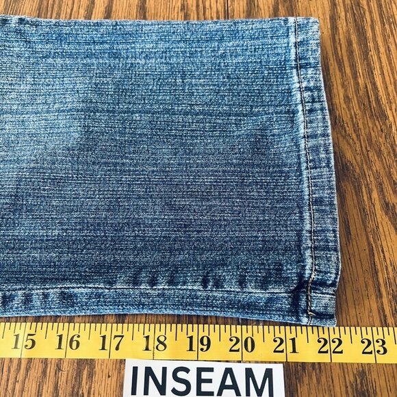 St. John's Bay Women's Cropped Jeans Size 12 Stretch Straight Leg Blue Mid Rise - Picture 7 of 9